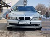 BMW 520 2001 года за 3 800 000 тг. в Алматы