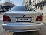 BMW 520 2001 года за 3 800 000 тг. в Алматы – фото 4