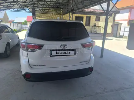 Toyota Highlander 2014 года за 13 000 000 тг. в Алматы – фото 2