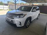 Toyota Highlander 2014 годаүшін13 000 000 тг. в Алматы