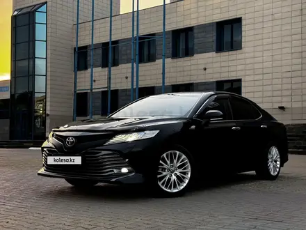 Toyota Camry 2019 года за 14 100 000 тг. в Павлодар