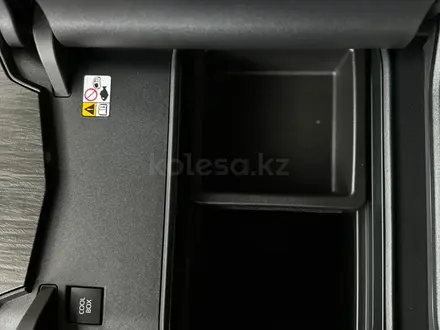 Toyota Land Cruiser Premium 2026 года за 71 340 000 тг. в Алматы – фото 23