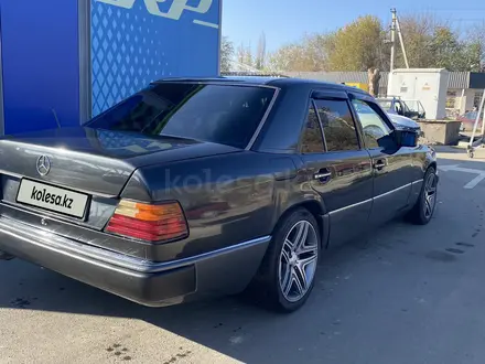 Mercedes-Benz E 230 1990 года за 2 100 000 тг. в Алматы – фото 12