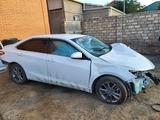 Toyota Camry 2015 года за 300 000 тг. в Атырау