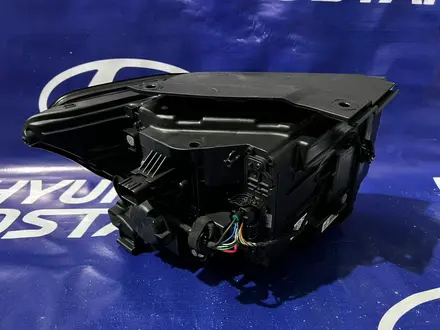Фара передняя левая Hyundai Santa Fe за 954 600 тг. в Костанай – фото 2
