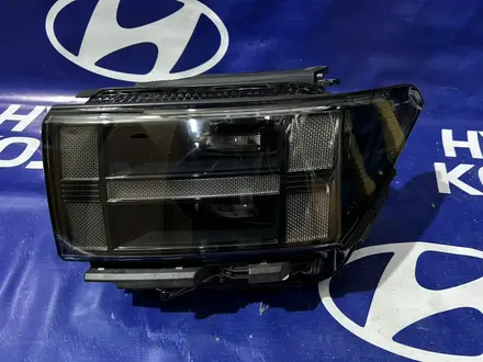 Фара передняя левая Hyundai Santa Fe за 954 600 тг. в Костанай
