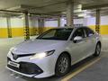 Toyota Camry 2019 года за 12 600 000 тг. в Астана