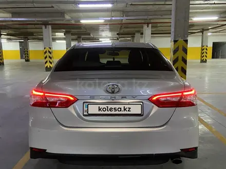 Toyota Camry 2019 года за 12 600 000 тг. в Астана – фото 3