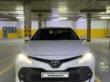 Toyota Camry 2019 годаүшін12 600 000 тг. в Астана – фото 2