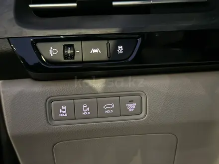 Kia Carnival 2023 года за 19 000 000 тг. в Алматы – фото 15