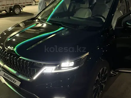 Kia Carnival 2023 года за 19 000 000 тг. в Алматы – фото 2