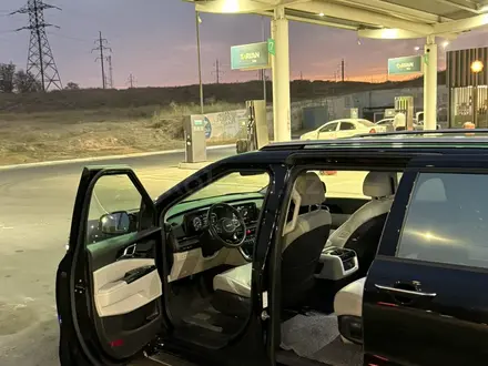 Kia Carnival 2023 года за 19 000 000 тг. в Алматы – фото 7