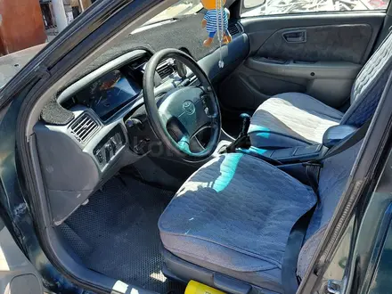 Toyota Camry 1998 года за 2 100 000 тг. в Тараз – фото 4