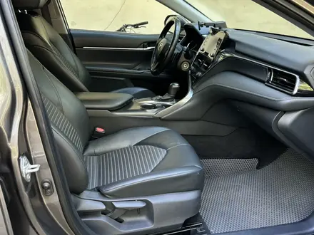 Toyota Camry 2021 года за 11 100 000 тг. в Алматы – фото 10