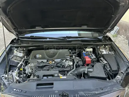 Toyota Camry 2021 года за 11 100 000 тг. в Алматы – фото 12