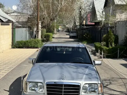 Mercedes-Benz E 320 1995 года за 2 500 000 тг. в Алматы – фото 5