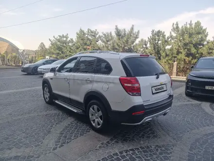 Chevrolet Captiva 2018 года за 9 300 000 тг. в Алматы – фото 5