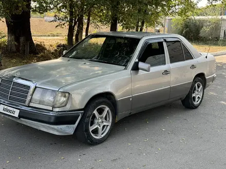 Mercedes-Benz E 230 1990 года за 1 250 000 тг. в Алматы – фото 3