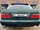 Mercedes-Benz E 230 1997 года за 2 000 000 тг. в Караганда – фото 4