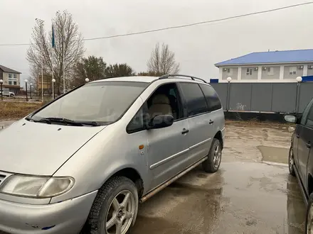 Volkswagen Sharan 1999 года за 1 190 000 тг. в Аксай