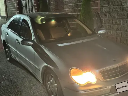 Mercedes-Benz C 180 2002 года за 1 400 000 тг. в Алматы