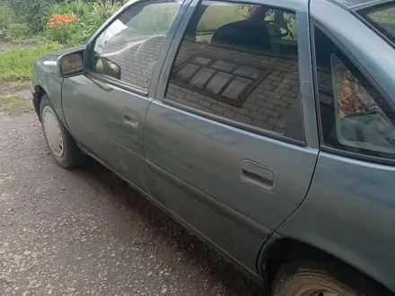Opel Vectra 1995 года за 500 000 тг. в Актобе – фото 4
