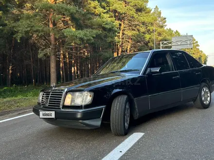 Mercedes-Benz E 200 1993 года за 1 800 000 тг. в Петропавловск – фото 20