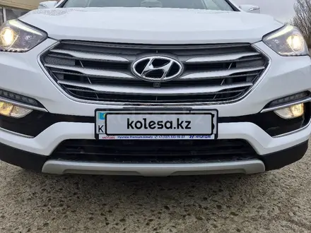Hyundai Santa Fe 2018 года за 12 000 000 тг. в Астана – фото 2