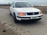 Volkswagen Passat 1998 годаfor1 600 000 тг. в Алматы – фото 2