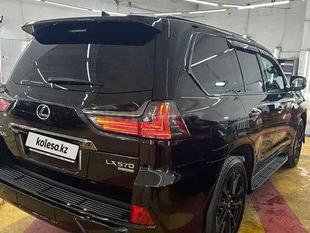 Lexus LX 570 2018 года за 52 000 000 тг. в Караганда – фото 2