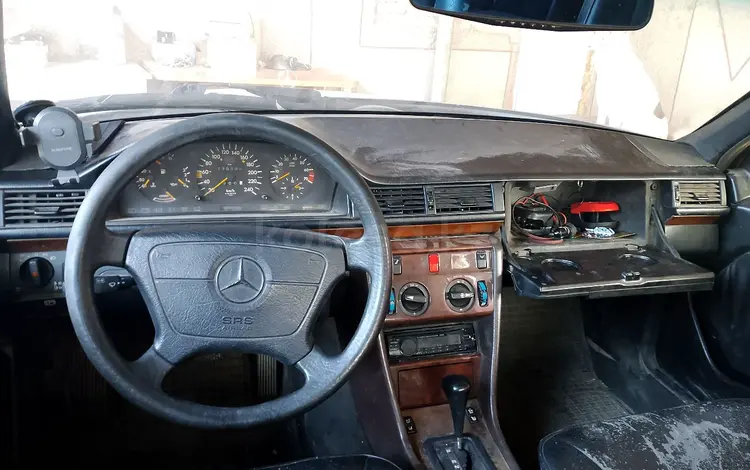 Mercedes-Benz E 300 1992 года за 1 100 000 тг. в Тараз
