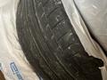 Разноширокую летнюю резину Bridgestone Turanza за 220 000 тг. в Актобе – фото 2