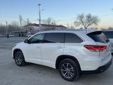 Toyota Highlander 2017 года за 12 500 000 тг. в Атырау – фото 2