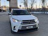 Toyota Highlander 2017 года за 12 500 000 тг. в Атырау – фото 3