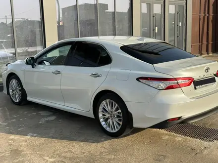 Toyota Camry 2019 года за 14 200 000 тг. в Актау – фото 8