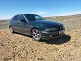 BMW 528 1997 года за 3 100 000 тг. в Сатпаев – фото 4