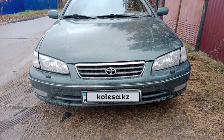 Toyota Camry 2000 года за 3 600 000 тг. в Усть-Каменогорск