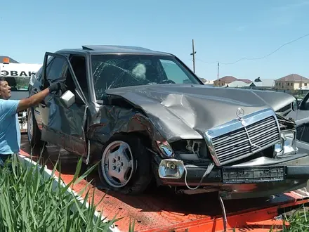 Mercedes-Benz E 220 1993 года за 750 000 тг. в Кызылорда – фото 3