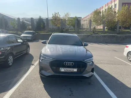 Audi e-tron 2022 года за 33 000 000 тг. в Алматы – фото 2
