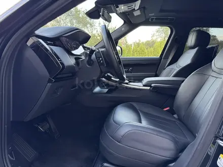 Land Rover Range Rover Sport 2022 года за 69 700 000 тг. в Алматы – фото 13