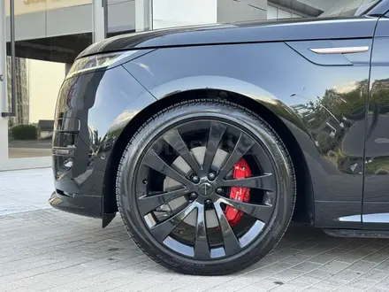 Land Rover Range Rover Sport 2022 года за 69 700 000 тг. в Алматы – фото 7