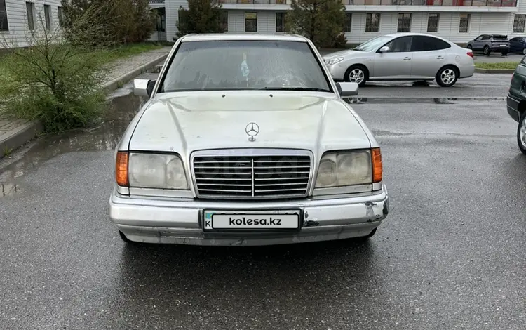 Mercedes-Benz E 220 1993 года за 1 800 000 тг. в Шымкент