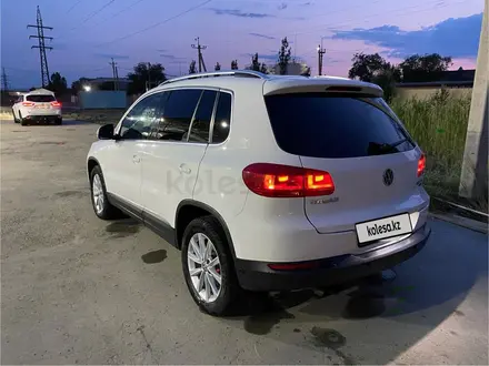 Volkswagen Tiguan 2011 года за 6 300 000 тг. в Атырау – фото 3