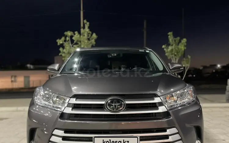 Toyota Highlander 2018 года за 12 500 000 тг. в Жанаозен