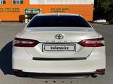Toyota Camry 2018 года за 13 500 000 тг. в Семей – фото 5