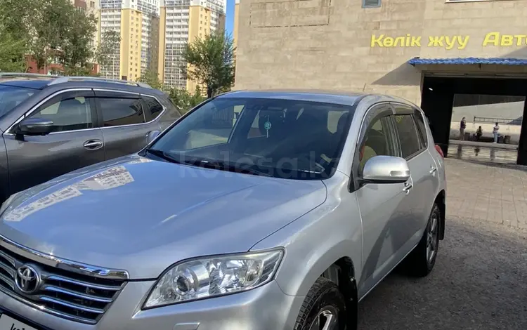 Toyota RAV4 2012 года за 8 000 000 тг. в Астана