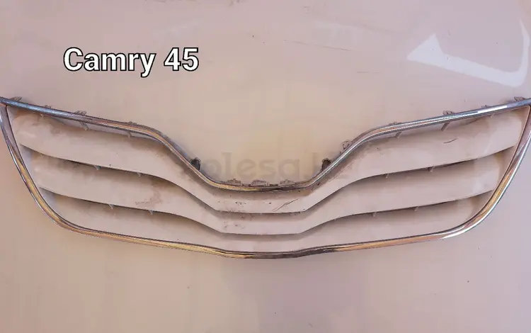 Решётка радиатора Toyota Camry за 50 000 тг. в Атырау