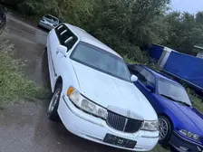 Lincoln Town Car, 2001