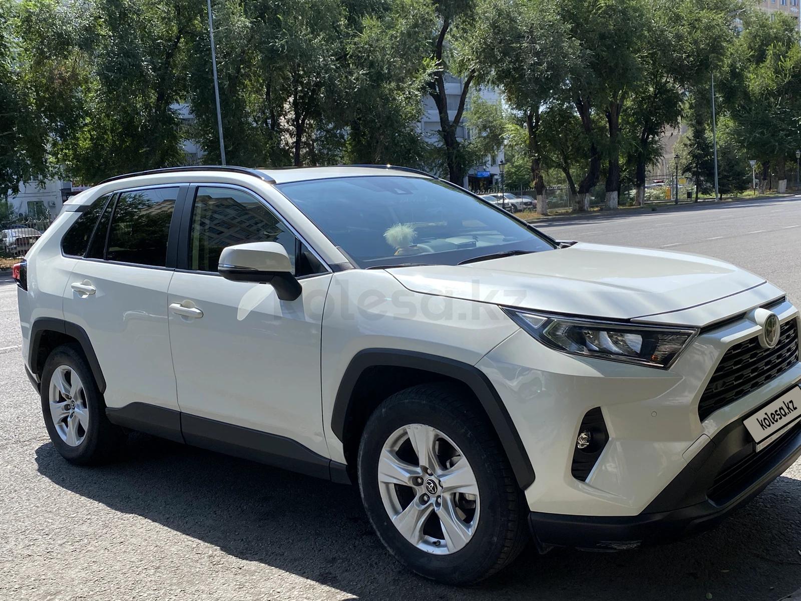 Toyota RAV4 2019 г.