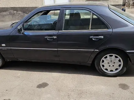 Mercedes-Benz C 180 1993 года за 2 400 000 тг. в Алматы – фото 20